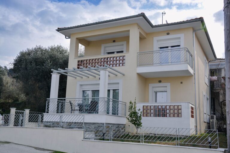 ΣΥΓΚΡΟΤΗΜΑ ΔΥΟ ΚΑΤΟΙΚΙΩΝ ΘΑΣΟΣ