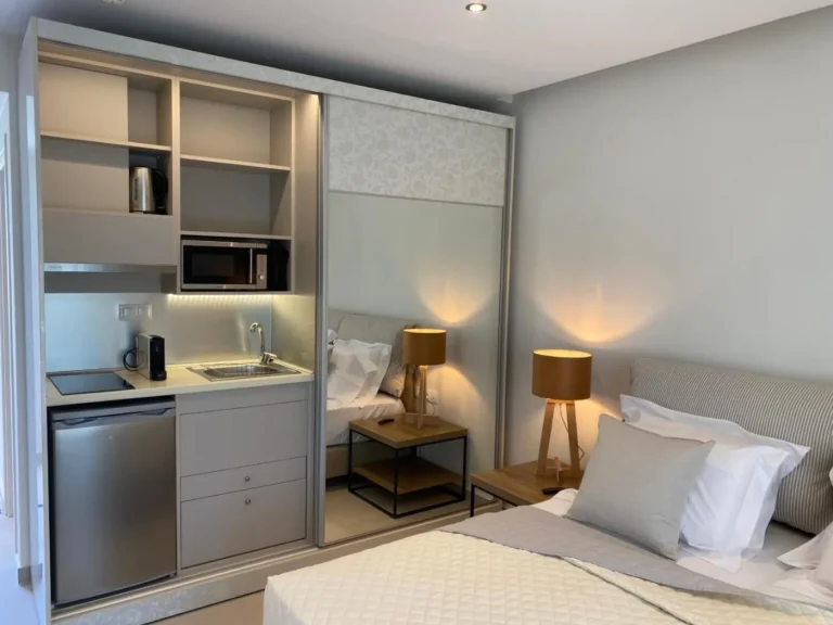 202de406-d30b-4a94-b99c-ac8522e80020_2550