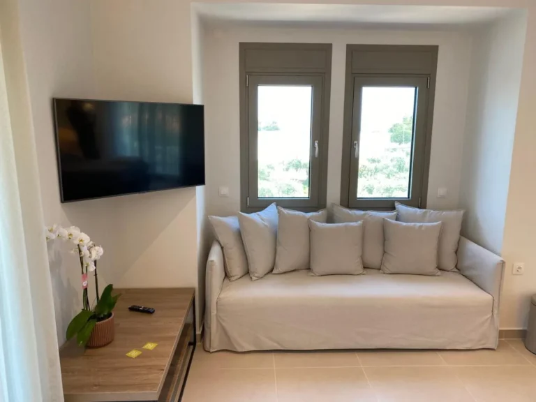 e4d59a48-a022-4687-a947-eeb4ae94be3a_2550